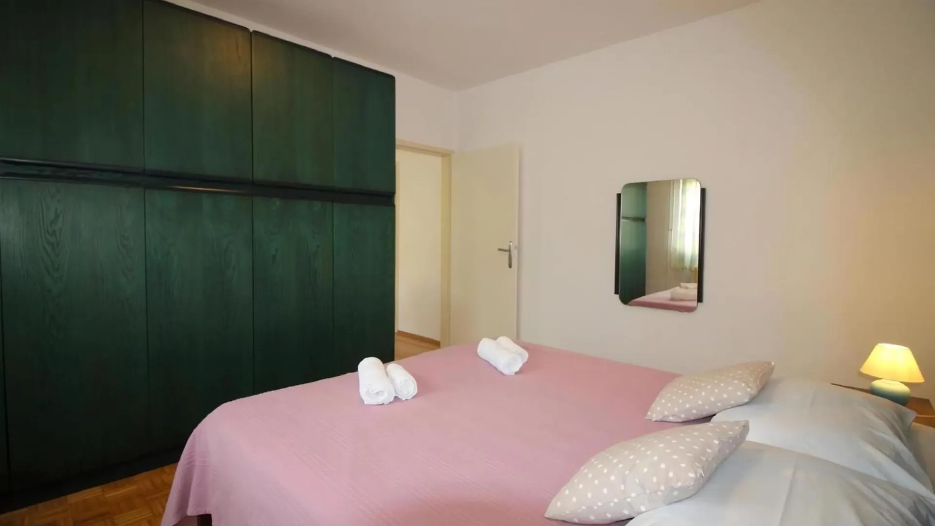 Apartment Ferienwohnung Aurora Mit Parkplatz In Strandnaehe Porec Croatia