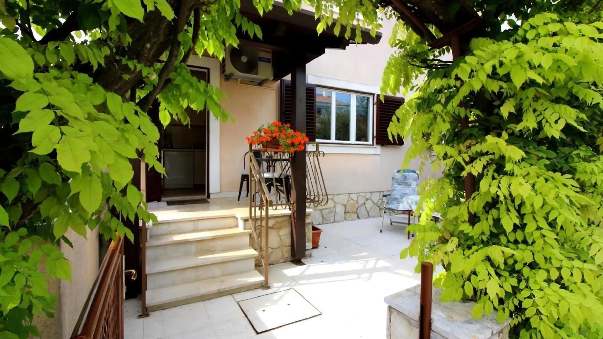 Ferienwohnung Aurora Mit Parkplatz In Strandnaehe Porec 0*,  Croatia